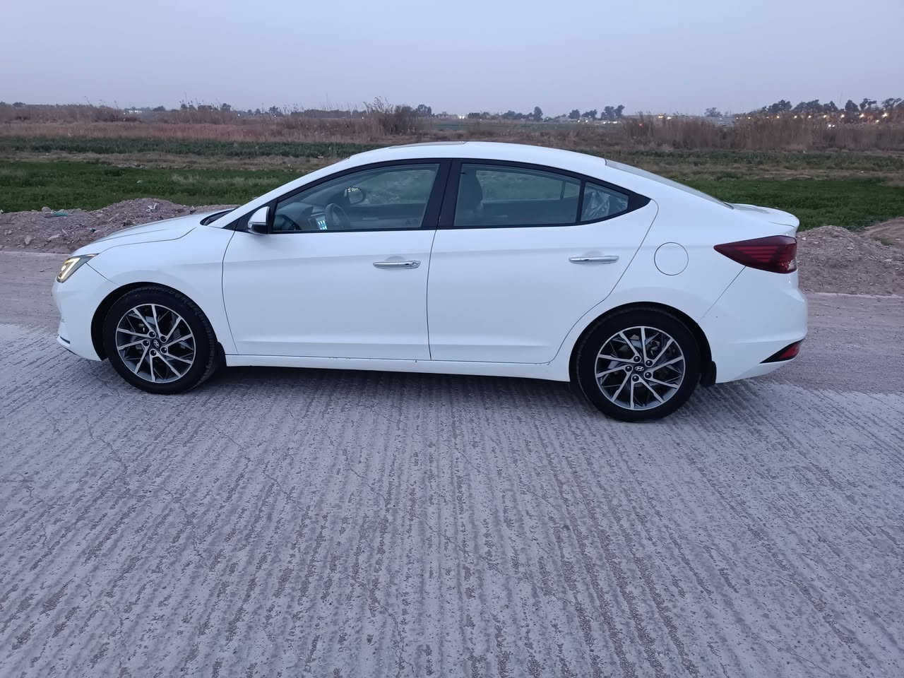 سلام عليكم النترا للبيع موديل 19 خليجي مكفولة كفالة عامه ماشيه 75رقم بغداد انكليزي تحويل ثاني يوم بكاني كوت مركز المدينه السعر 158وبيه مجال بيع مستعجل ***********
***********
