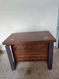 ميز مكتبي جديد للبيع + بردة زيبرا 2 متر جديدة ممستعملة مكاني بغداد  وا...