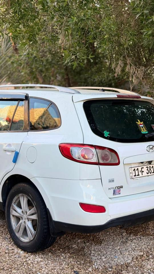 السلام عليكم
سنتافي 2012فول  خليجي موصفات عده الفتحة ول بصمة 
سيارة مصبوغة عام اثر جفية بسيطة على جهة سايق   وتعمير درجة اولة 
  بدون دواخل  لغود شواصي كفالة
مكينة ٦ سلندر 
  ماشية ١٩٨
 حدادية. جديدة
تخم تايرات 
٧ راكب 
مري شفط
شاشة 
تبريد ٣ قطع 
تبريد ثلج 🥶
 دك جرس من تعبر (١٢٠)
مكينة وكير بل صندوك لوك 
السعر( 110)وبية مجال للطيبين
مكان سيارة بابل حلة 
***********
