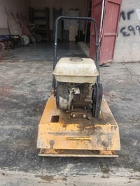 للبيع حادلة بيوت وحدائق شغالة الوزن طن  السعر 250 ومولد استرا نظيف  عط...