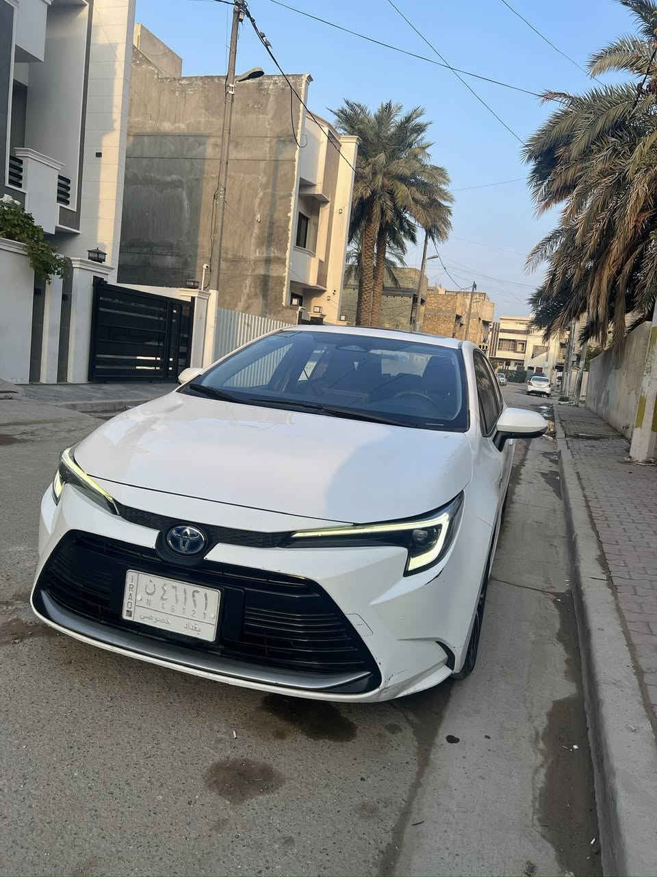 السلام عليكم .
كورلا ليڤن هايبرد 2023 خليجي مكفوله كفاله عامة فول . 
المواصفات فول اعلى مواصفات بالكورلا 
- بصمة تشغيل 
- بصمة ابواب 
- دخول ذكي
- جنطة ذكية تفتح عند الاقتراب 
- لايت ليد زينون 
- فتحة سقف 
- كشنات جلد لونين 
- مانع انزلاق 
- تحديد مسار 
- عدم الخروج من المسار 
- قيادة ذاتية 
- مانع اصطدام 
- حساسات امامية 
- حساسات خلفية 
- حساسات جانبية 
- ويل كب كروم 
- شاشة كبيرة تدعم ابل كار بلي 
- 3 وضعيات قيادة 
- نورمل - باور - ايكو 
‏EV مود. 
- دشبول متغير 3 اشكال 
- رادار امامي 
السيارة ماشية 25،000 بالضبط
السعر 145 وبيها مجال 
مكان السيارة بغداد 
للاستفسار 
*********** اتصال او واتساب🤍.
