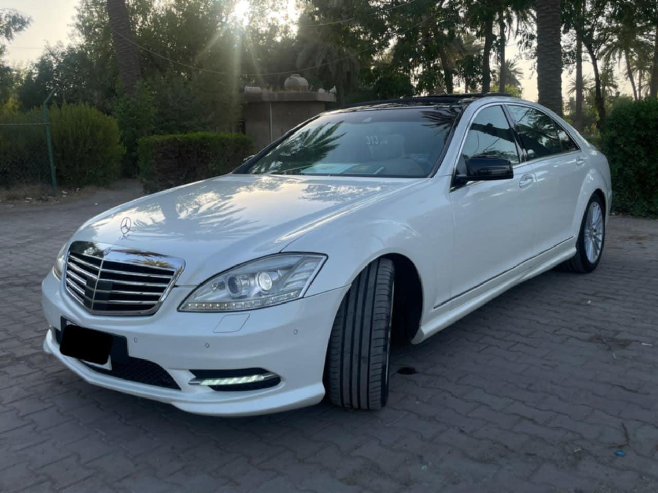 Mercedes Benz S class 
السيارة وارد خليجي استيراد شركة باجگير   S 350 
موديل 2011
عداد الكيلو متر 175الف حقيقي 
كير مكينة صدر كهربائيات كفالة بيهة مكانين صبغ كد شبر
ويل كب 19 تو سايز AMG مع طخم اطارات انتاج 25 
مواصفات السيارة معروفة
السعر 265 ورقة للبيع او مراوس حسب القناعة
للاستفسار الاتصال ع الرقم ***********
