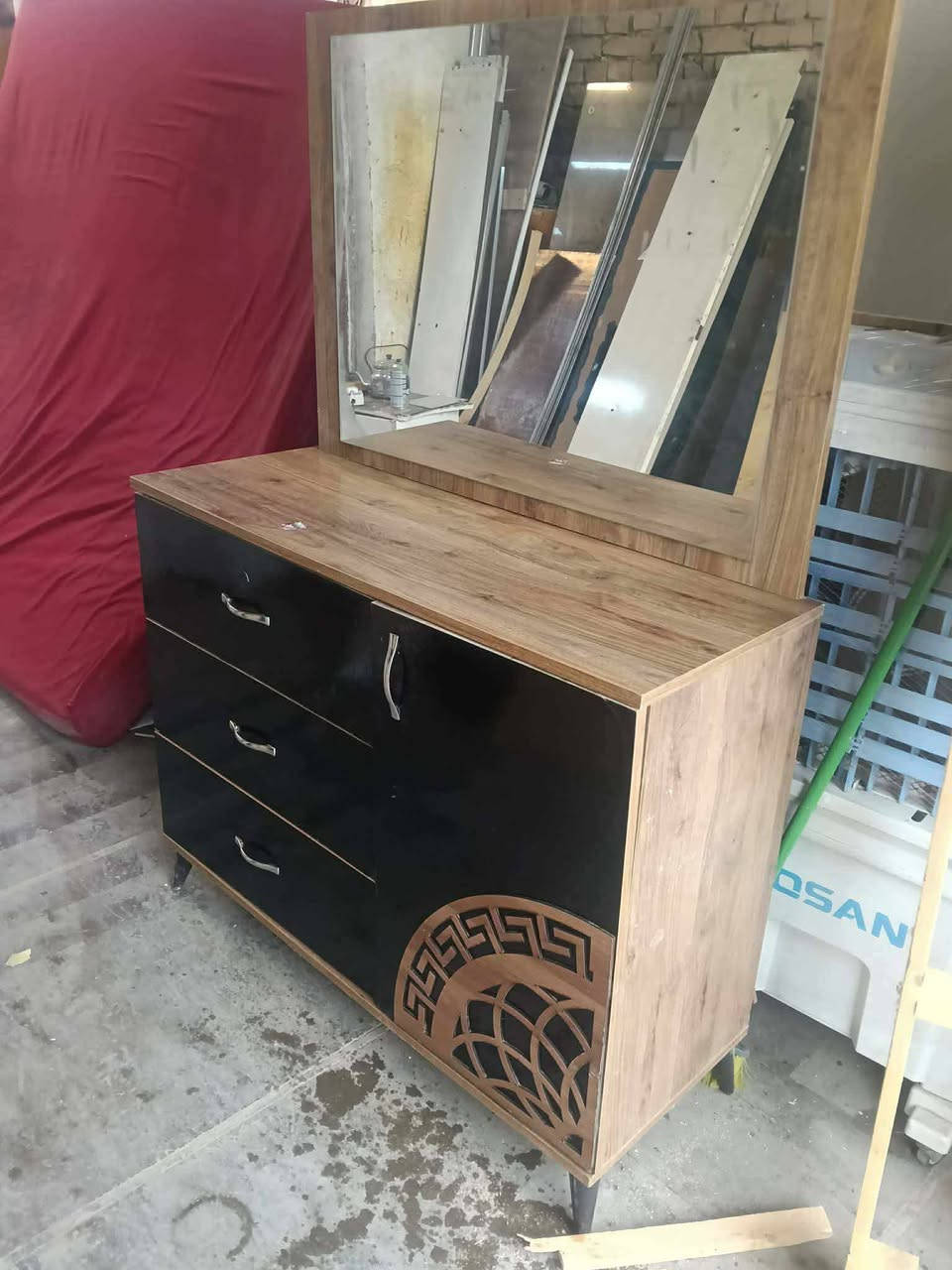 غرفة نوم مستعملة🇹🇷
 نضافة 90 ٪💯فول نضافه
عدد القطع /5
نضام / سلايت💢
سعرها /450💸
شد ونقل داخل بغداد مجاني🚛
يوجود توصيل محافضات 🚛


**إذا كنت صاحب هذا الإعلان وتريد حذفه لأي سبب، رجاءا أرسل رسالة إلى الدعم الفني**