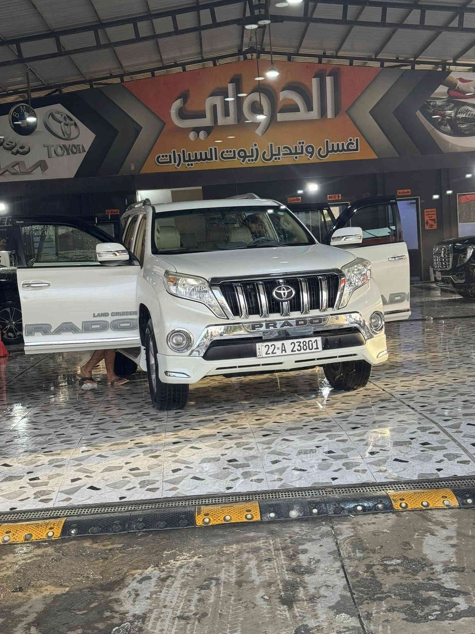 برادو 2015
محرك ٦ سلندر
ماشية ١٣٠ كيلو
كويتي دبل تانكي 
السيارة نظيفة ما شاء الله كلين  من ناحية الصبغ والبارد
فقط كم ملاحظة 
مكان السيارة الموصل 
السعر 340$
***********
