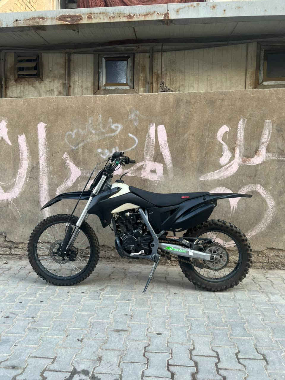 سلام عليكم
دراجة xmotos 300cc 

دراجة رقم وسنوية اربيل 

دراجة بيها نقوصات بسيطة يعني وشومات وشوي تعديلات

السعر:  1800 وبيها مجال للطيبين

رقم الاتصال:  ***********
عنواني:  بغداد الجديده شارع المسبح
