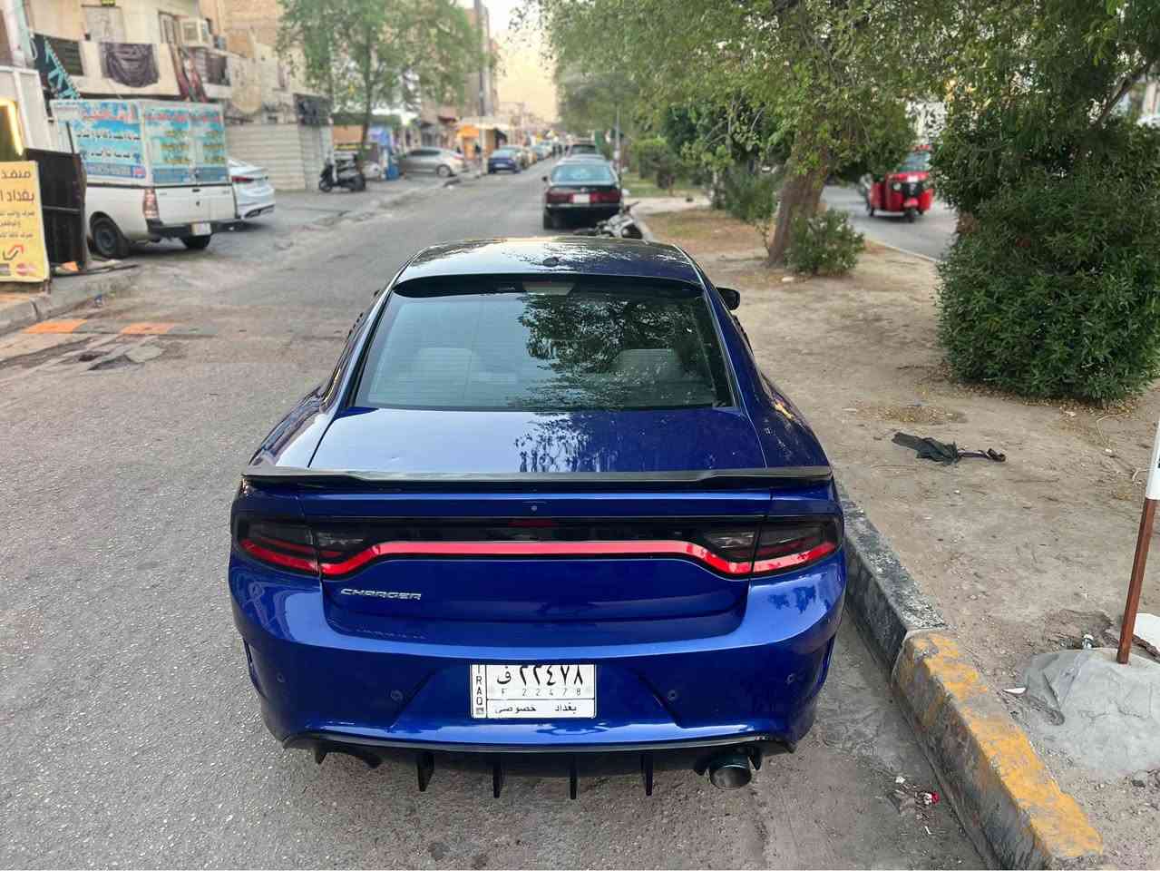 السلام عليكم مكلف ب النشر 
جارجر 2019 
حادثها خلفي كما موضح ب الصور 
ماشيه 62 حقيقي 
فتحه سقف 
شاشه كامره 
تحكم استيرن 
كشنات حظن 
ويل كب 20 
اضافه للايت عدسات  و لد متغير اوركال 
رقم بغداد ب اسمي 
علما السياره استعمال شخصي 
و ب اسمي صارلها 4 سنوات عندي 
السعر 205 
للاستفسار ‭***********‬
بغداد العطيفيه بغداد, العراق
