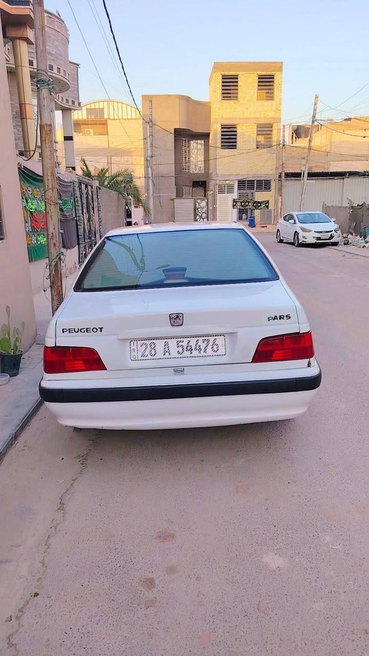 السلام عليكم

بيجو بارص رقم انكليزي
 السياره نضيفه ونصبتهه حلوه
كير  ومكينه كفاله
تبريد ثلج
السباره ماعايزه شي
 بيها فقط صبغ قليل بل جاملغ الخلفي
مكاني نجف
السعر 49
***********
