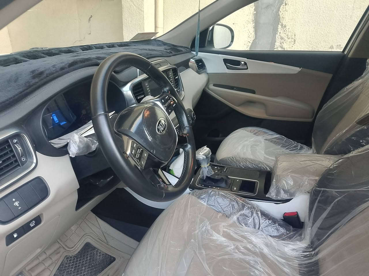 سلام عليكم
سورنتو موديل 2020 السياره حلوه خير من الله كفاله عامه بيه بلدور الجاملغ الخلفي شي بصيط جداً ماامبين موضع السونار 6اسلندر رقم بغداد دولي مكان السياره نجف السعر 278 وبيه مجال بصيط رقم الهاتف ***********
