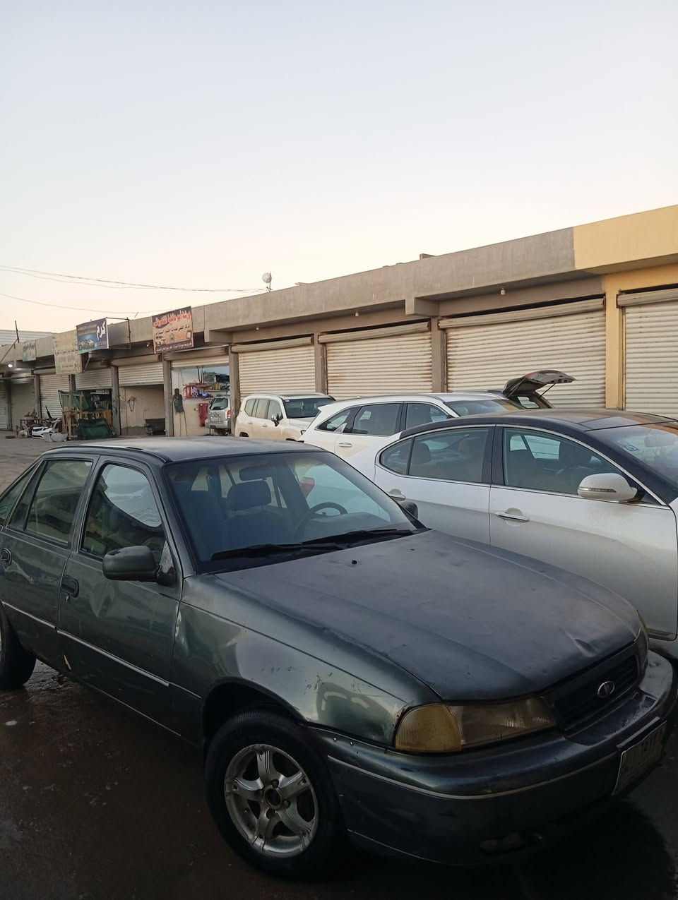 السلام عليكم دايو سلو موديل 94 سياره جاهزه من كلشي تخم تايرات اربعه كلهن جديد و باتري جديد محرك وصدر  مابيهه نقص رقم انبار صاحب سياره موجود بأي اليوم يحول سياره حاضر سعره (٢٢) ورقه وبيها مجال مكاني رمادي زراعه
***********
