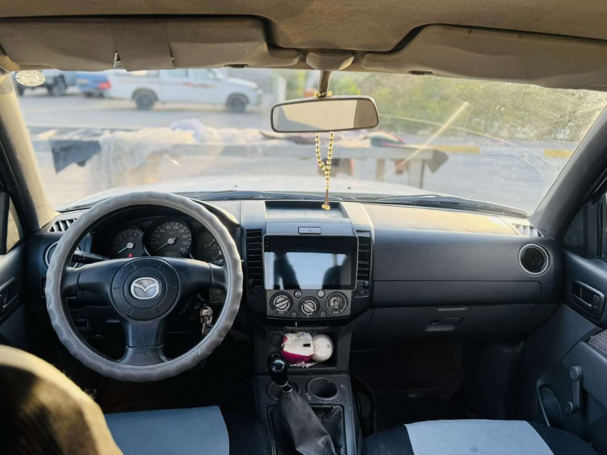 للبيع سيارا مازدا 2008بخ  كير محرك شرط مامفتوح بيها جملخ خلفي طرف ساق بارد  وبيها مكانين بارد السعر 97 وبيها شويه مجال ***********
***********
