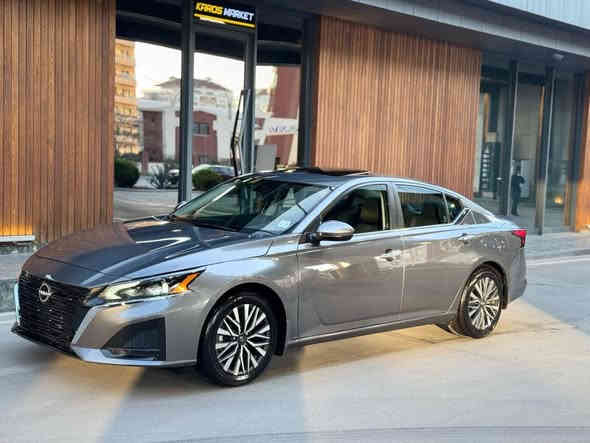 نیسان ئاڵتیما  2023  SV+
 پڵەس‎فول مواصەفات
ئێرباگ هیچی نەتەقیوە
 شاشە گەورە صڵاید بەصمە شەغال
 کوشن کارەبا کوشن هیتەر برێک بەصمە
 ناو فۆرمیکا وایەر لێس چارج ڤۆلیۆم سوکان
 ئۆتۆ هۆڵد ڕاداری پێش و دووا
 ئاوێنە و ئۆتۆ ستۆپ دوو دەرگا بەصمە 
کامێرا و حاسە خەتی جادە و ….هتد
 سەیارەکە پارچەیەک بۆیاغە و پارچەیەک ئەمریکا یە
 مەسرەفی تییانیە 
ژمارە کاتیە و دوو مانگی لەگەلە سعر175

ژمارەی خاوەنەکەی 
***********
***********
واستئاب مووجوود
