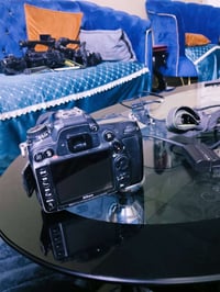 كامرة نيكون 7000 مع عدسة 70/300 رياضي كامرة صورتهه كلش حلوة  الملحقات ...