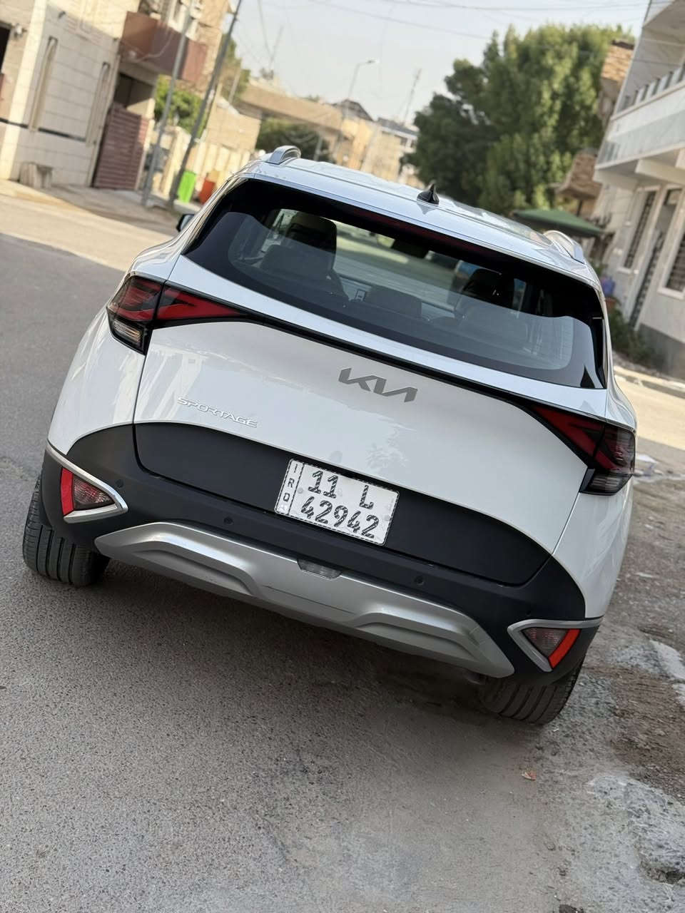 السلام عليكم
كيا سبورتج خليجي 2025 ضمان شركه نم 5 سنوات 
مرقم بغداد الدولي الجديد باسمي 
السياره ماشيه 10 الاف كيلو وصار 
وصار بيها طخه بالجاملغ الامامي الايسر وتم تبديله بواحد مال فتح زيروو من ( سوران) والقديم موجود بالجنطه 
وبيها رصعه صغيره بالباب مسويها PDR وباقي السياره مكفوله من الصبغ والحادث والحالوب 
قماره حديد
بصمه تشغيل 
جنطه كهرباء 
تبريد مناخي 
كراسي كهرباء 
تدفئه مقود والكشنات 
نقطه عمياء 
شفتات استيرن 
شاحن وايرلس 
ويل كب حجم 19 انج 
هندر كهرباء / اوتو ستوب 
مرايه عاكسه للضوء 
تبريد خلفي 
السياره جديده جدا ورايدها 218$ 
والاتصال ***********
بغداد / الوزيريه 
ملاحظه : اقراء تفاصيلها للسياره والصور موضحه كلشي

