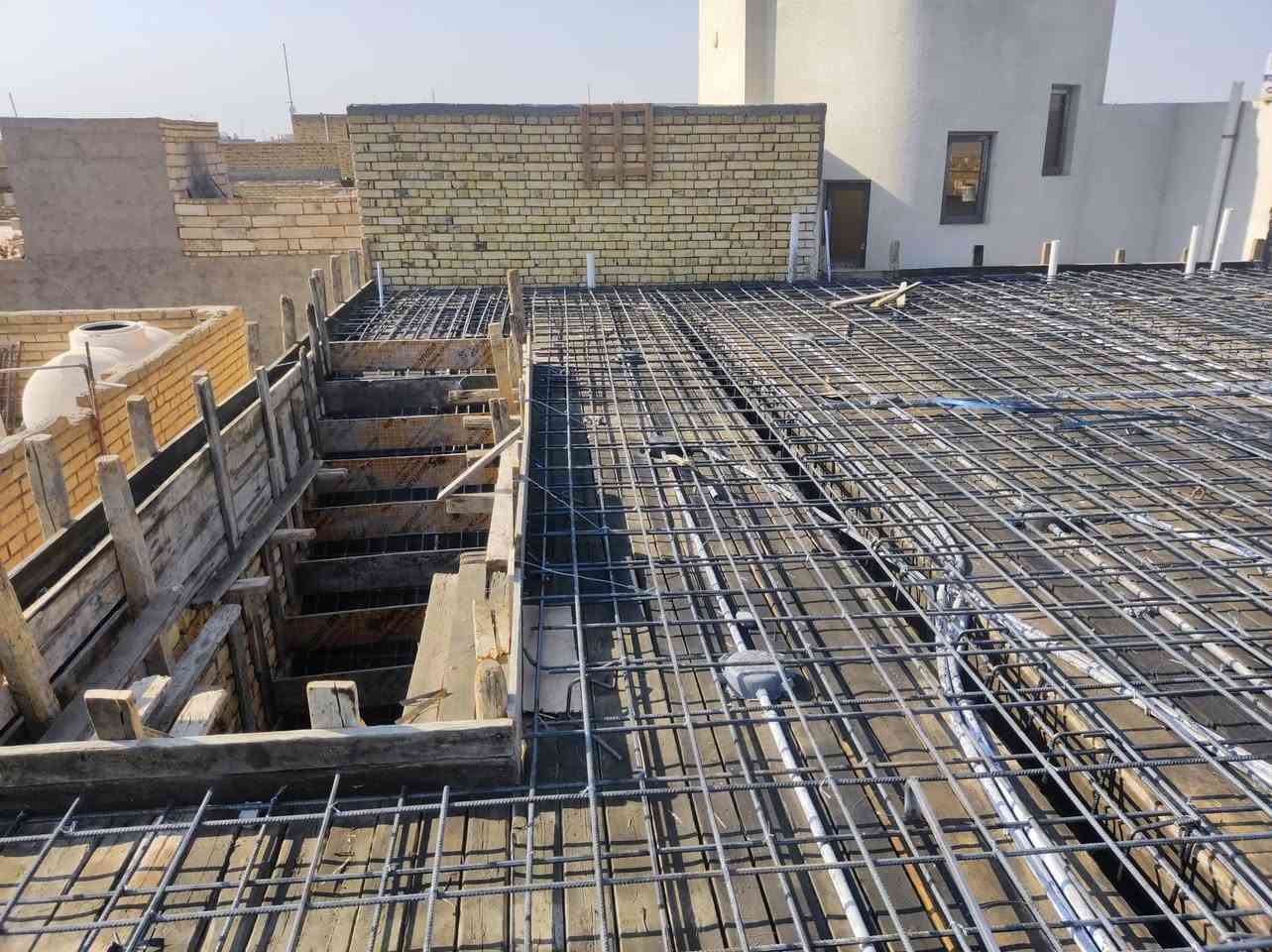 اللهم صلي على محمد وآل محمد الطيبين الطاهرين 
عملي نجاره تسليح صب شغل درجه اولى 
***********
