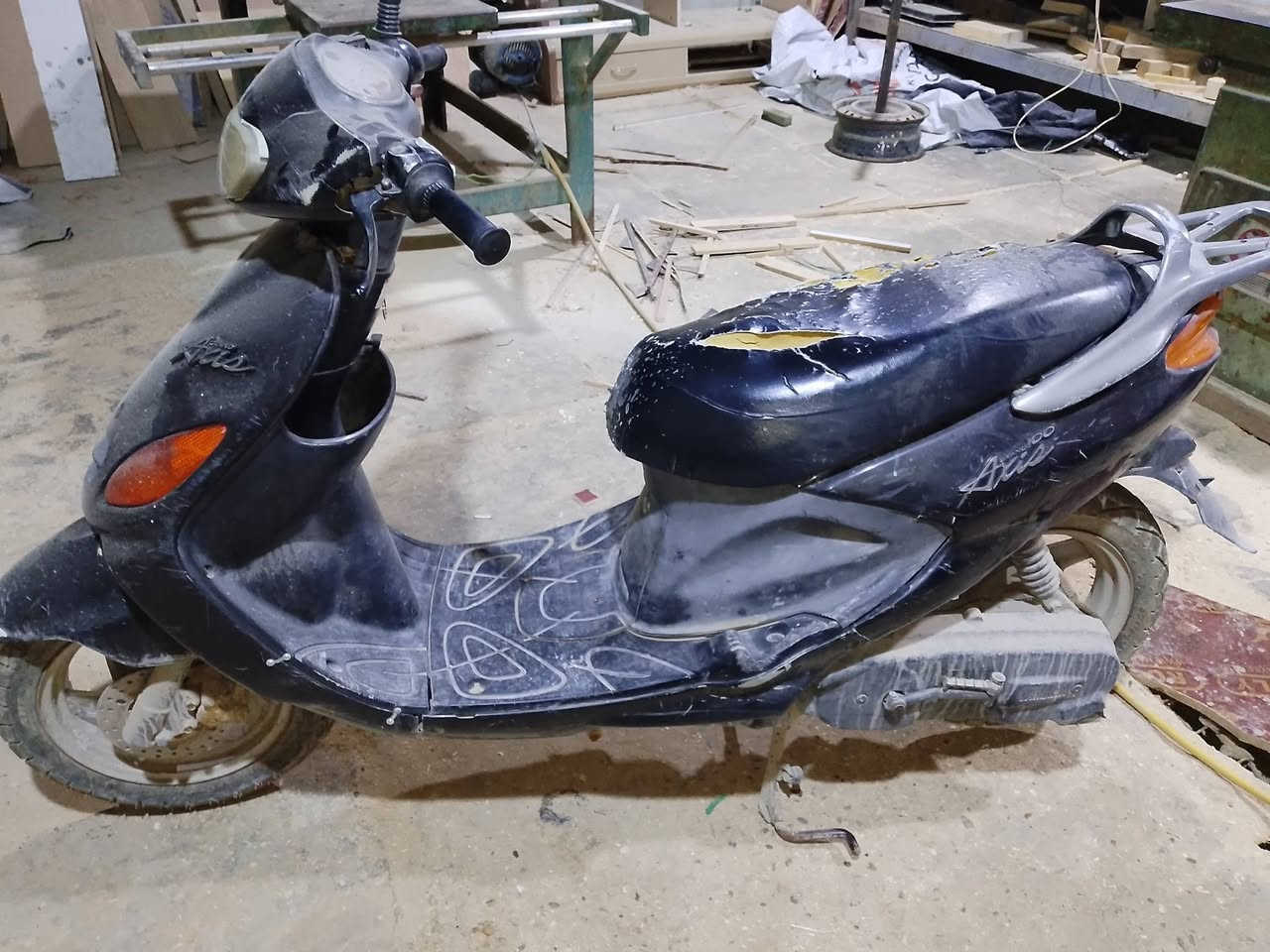 السلام عليكم،،
دراجه دولفين للبيع سعرها 750 وللشراي بيها مجال
برغي مامفتوح بيها نگره سلف تخم تاير جديد،،
اتصال فقط ،، *********** ،،
