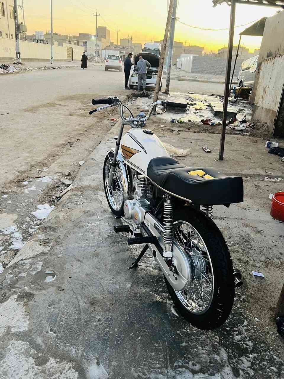 سلام عليكم دراجه تعميره للبيع سالي سبوع من معمرها دراجه احله من صور دراجه مكفوله شلعه ومعدل محرك صبانه  ما محطوط عليه دراجه اوراق سكنر شاصي مديل 2025 دراجه بل كارتون ٦ اوراق دراجه ماعوزه برغي تعبان عليه هواي السعر ٧٢٥ وبيه مجال الرقم *********** العنوان الناصريه مركز
