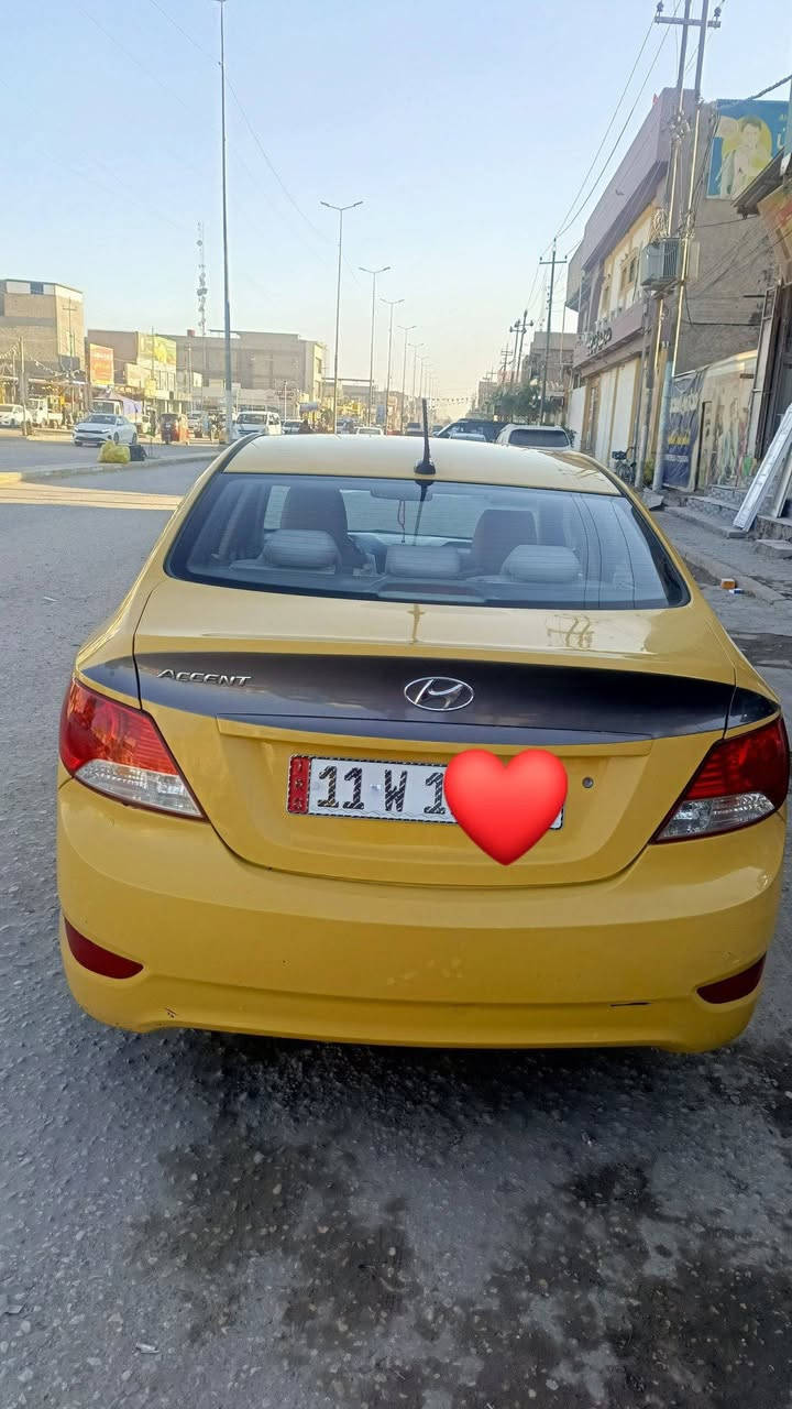 اكسنت 2013
وارد أمريكي مكينه 1600
سياره نضيفه مكفولة من عده جملغ الأيمن 
السعر 85وبيه مجال قليل 
*********** وتساب
