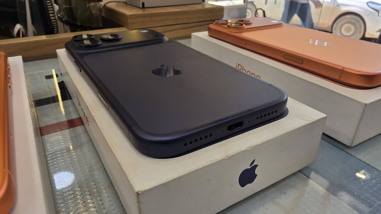 بيع شراء مراوس
17برو ماكس عربي شرق أوسط ذاكره 256 عدد دورات شحن 22

17برو ماكس نسخة za شريحه فعليه لون برتقالي ذاكره 256 عدد دورات شحن 58

17برو ماكس نسخة za شريحه فعليه لون ازرك ذاكره 256 عدد دورات شحن 29

17عادي شريحه الكترونيه ذاكره 256 لون اسود عدد دورات شحن 26 
جميع الاجهزه ظمان فحص +استخدام 
بيع او مراوس 
العنوان ديوانيه شارع المصورين مكتب رويال للاتصالات قرب مصور سومر 
رقمي للاستفسار ***********
***********
