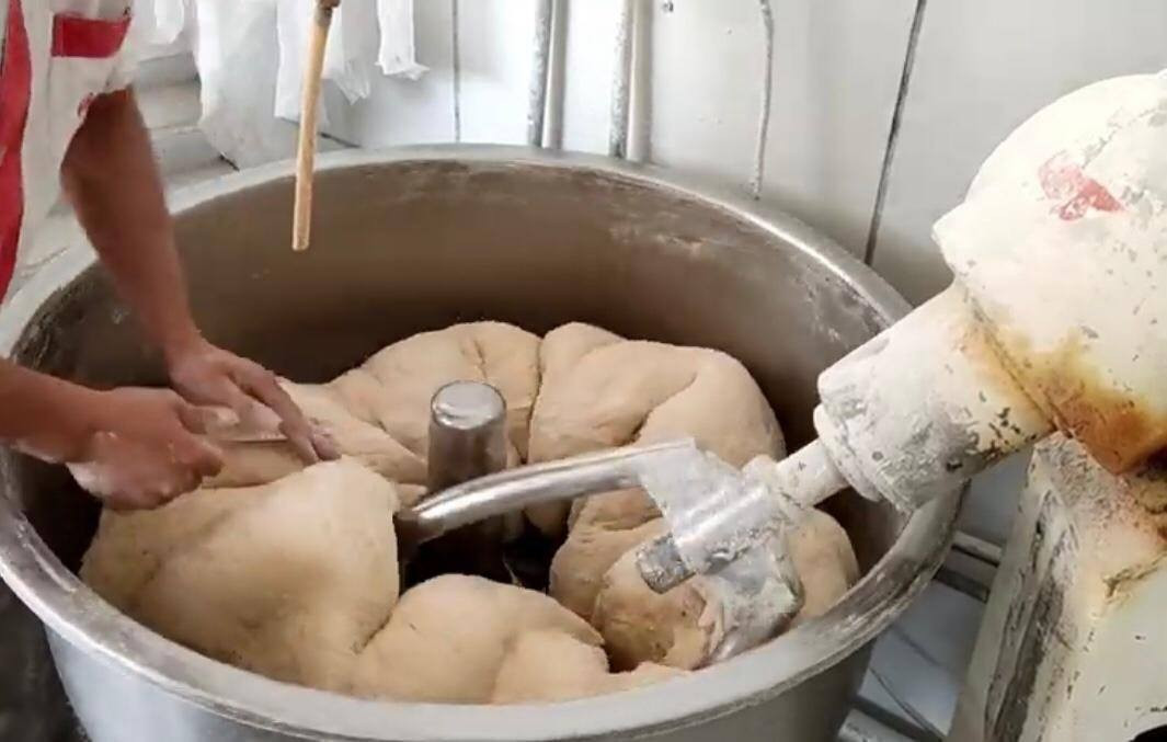 ‎فرنی دەوار قیاس 160سم ایرانی لەگەل عەجانە فەردەو چارگ   ***********  نرخی 20 وەڕقەو مامەلە‎ أربيل, العراق
