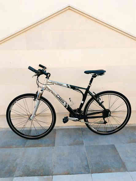 ‏موصل // المجموعة 
‏
‏دراجة #هجين #الماني C700 ✅
‏ 
‏
‏حجم 28 , فريم 52 
‏معدن ألمنيوم (وزن خفيف ريشة)
‏سيت كروب  9*3   Shimanow Deore  
‏كير فقاس سحب دفع
‏دبل أمامي قفل فتح 
‏دبل بالمقعد
‏تايرات كتان 
‏* نظافة الدراجة  90 ٪  
‏
‏السعر  275 ألف 
‏
‏  للتواصل ع الخاص  أو الواتس ***********  
‏* متوفر توصيل 🚙
