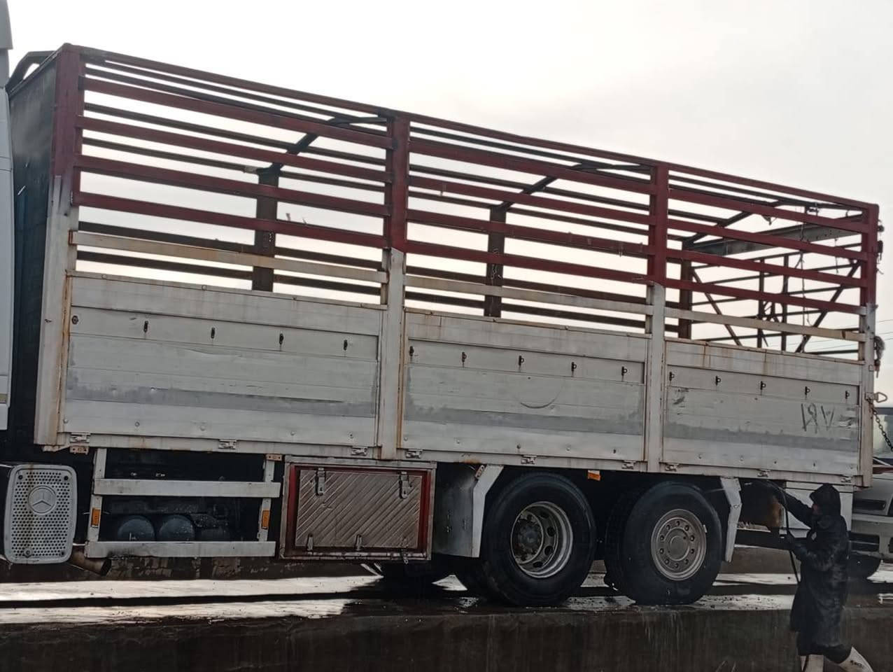 بدي اوربي محجر ودنك حديد كاعيه اللمنيوم وفوكاها خشب الطول 738العرض 258 حلوو ونضيف دبل شاصي اوربي نضيف ‏‪***********‬‏‏‪ ...،،..
