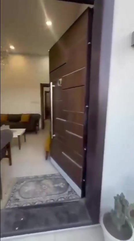 ‏بيت للبيع 🏡  📍 الموقع: بغداد | البكرية | قرب سريع الغزالية  📐 المساحة: 125 متر واقع حال 📏 الواجهة: 9.7 متر × النزال: 13 متر  🏠 المواصفات: صالة + مطبخ + 6 غرف نوم + خدمات  📞‏
للتواصل واتس 00963980369364


**إذا كنت صاحب هذا الإعلان وتريد حذفه لأي سبب، رجاءا أرسل رسالة إلى الدعم الفني**