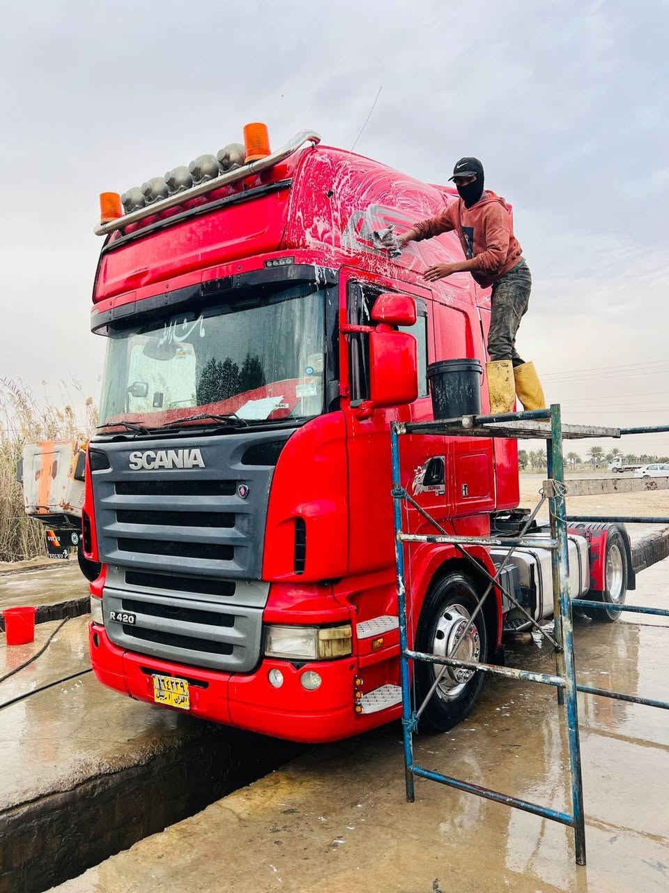 السلام عليكم سكانيا للبيع موديل 2005 سنويه ارقام انكليزي جديد مرسمه براد مكان  مكان السياره واسط تقاطع الزبيديه الاستفسار اكثر الاتصال على الرقم ***********
