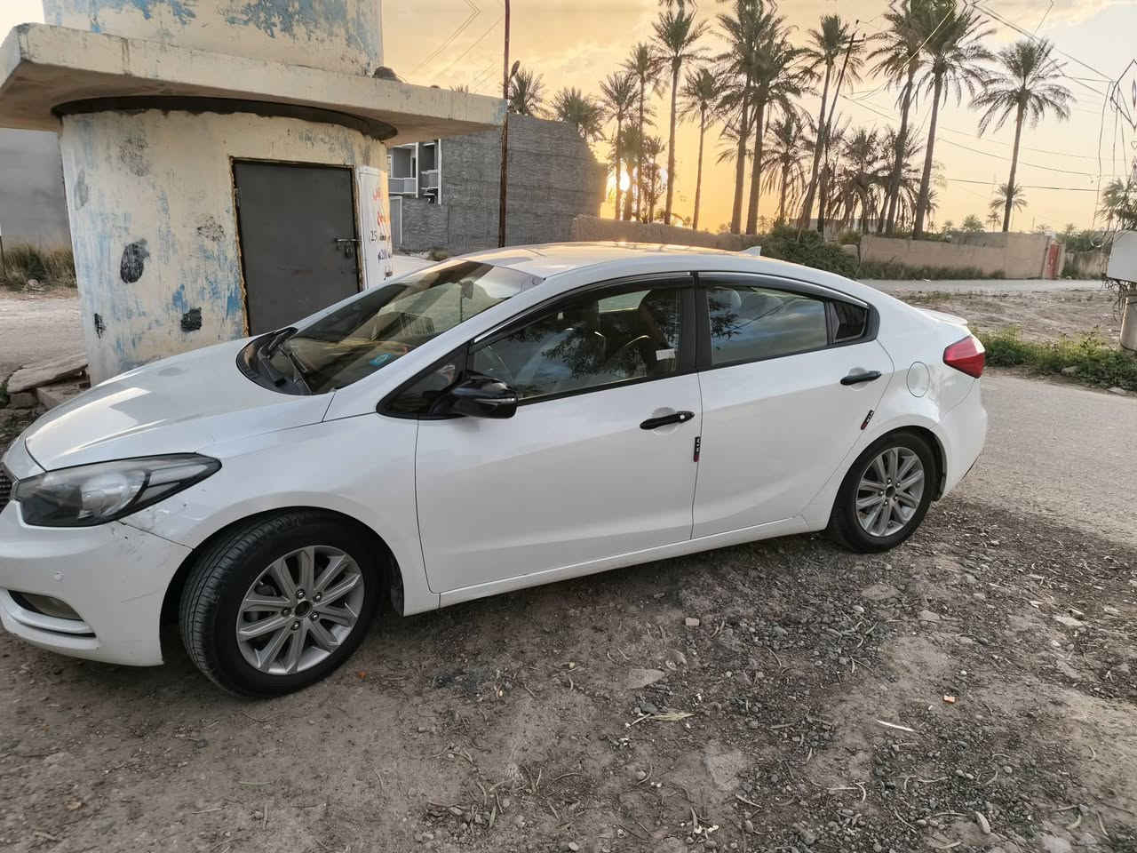 سلام عليكم فورتي موديل٢٠١٥ سيارة كفالة عامة من الضربة عدة اكو شوية بارد موضح بلسونار مكينة ٢٠٠٠ دوش المرغوب تخم تاير جديد  سيارة نضيفة حيل مال جناي السعر ١١٦ وبيهة مجال بسيط للأستفسار ***********
