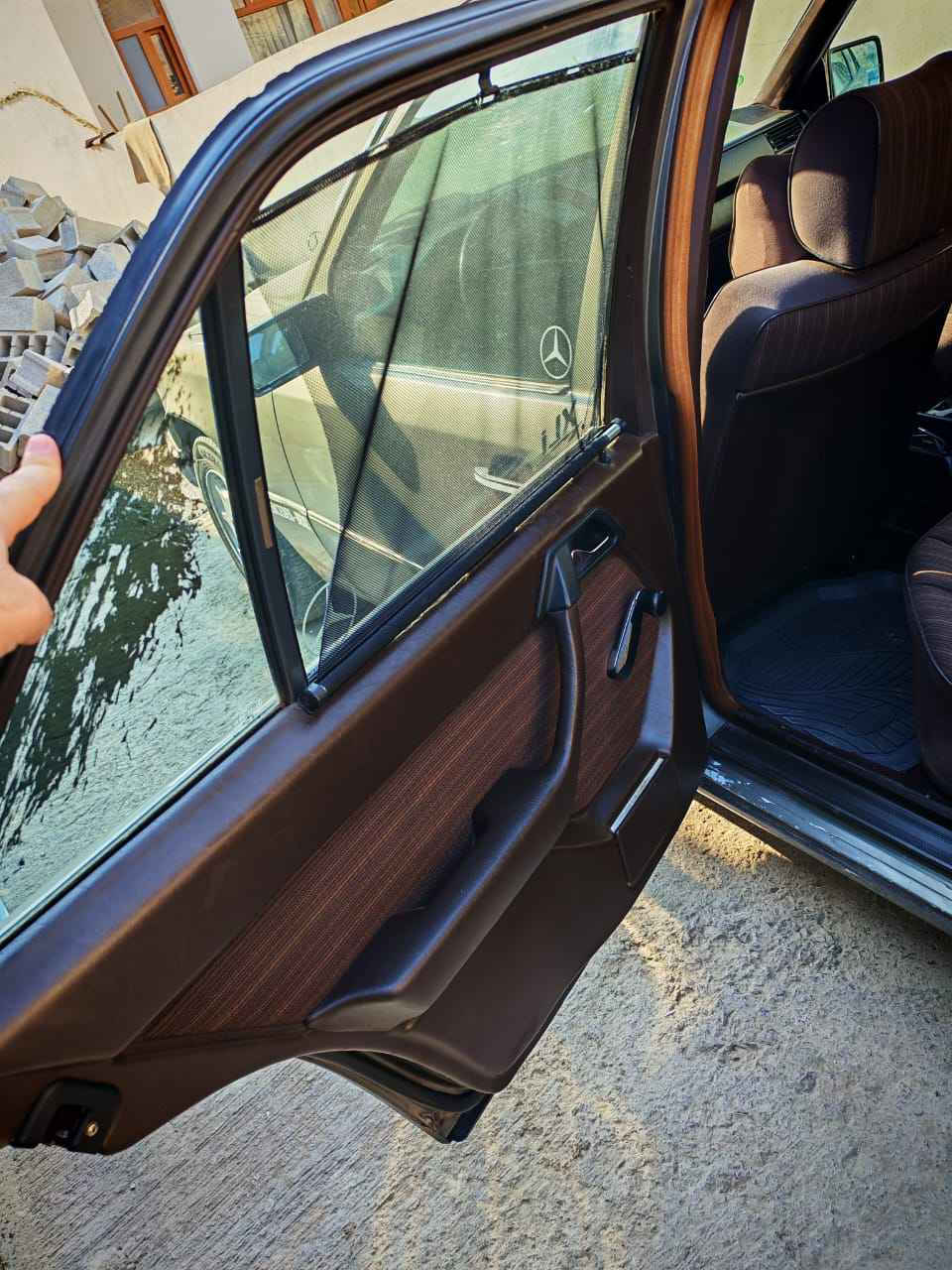 مارسیدس دب مودیل 1986 صبغ عام جمالی محرك 2.5 دیلکو دواخل جدید سنویە جدید حد 2029 رقم صاحب سیارە *********** سوران, أربيل
