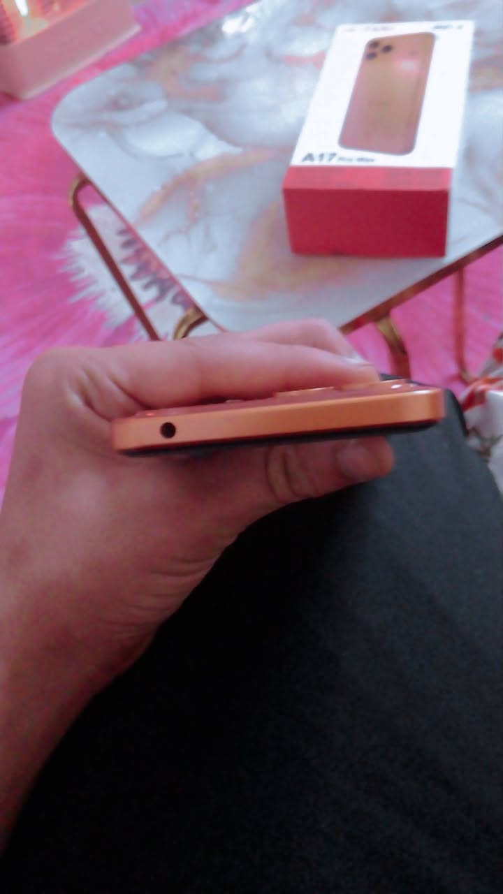 موبايل ايفون 17 برامج اندرويد ذاكره 128 مكان الحريه السعر 250
***********
