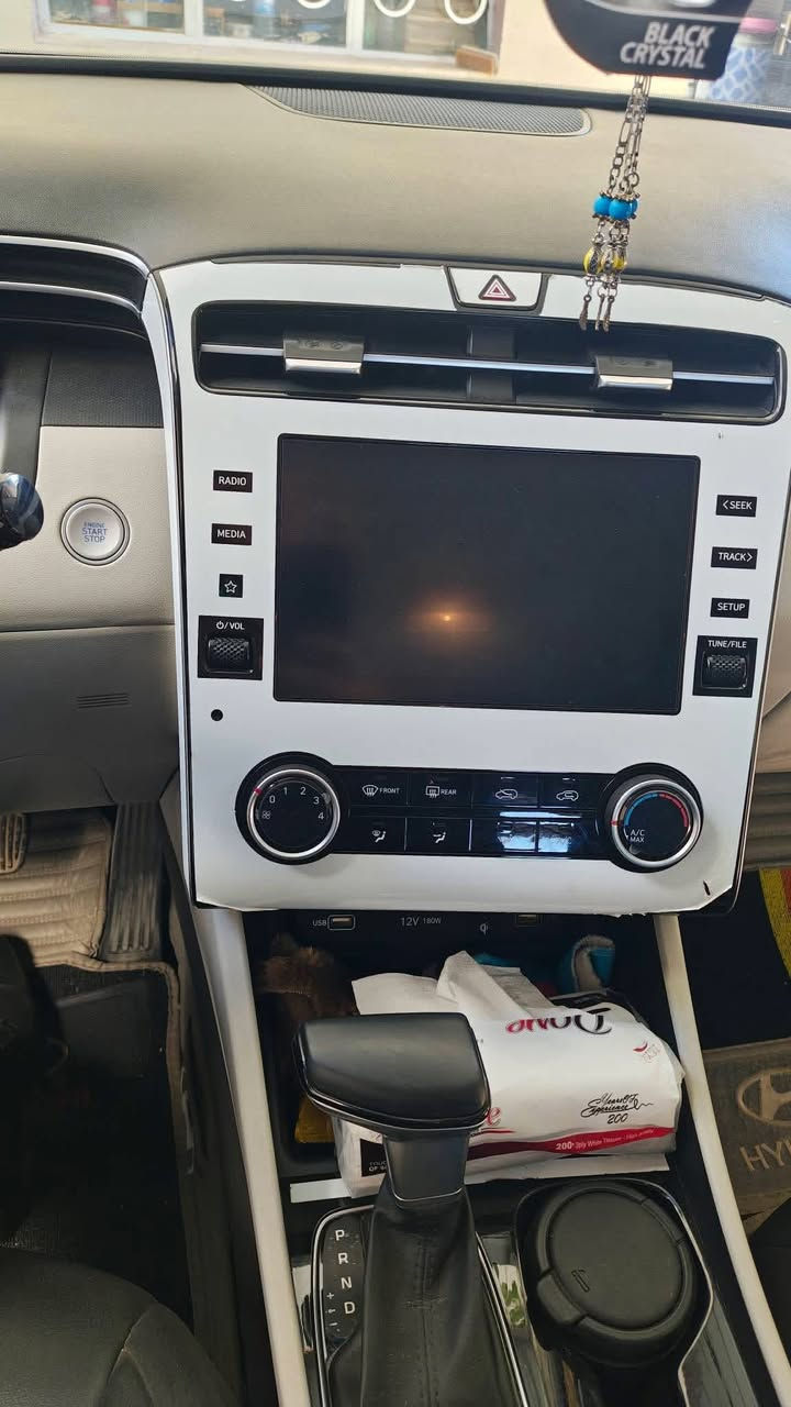 توسان 2023 رقم بغداد باسمي مكفولة ماشية 29 مغلفة جلد كشنات وارضية سيارة جديدة السعر 215 
اتصل وتدلل ***********
ملاحظة السيارة كفالة عامة وجديدة بمعنى الكلمة
