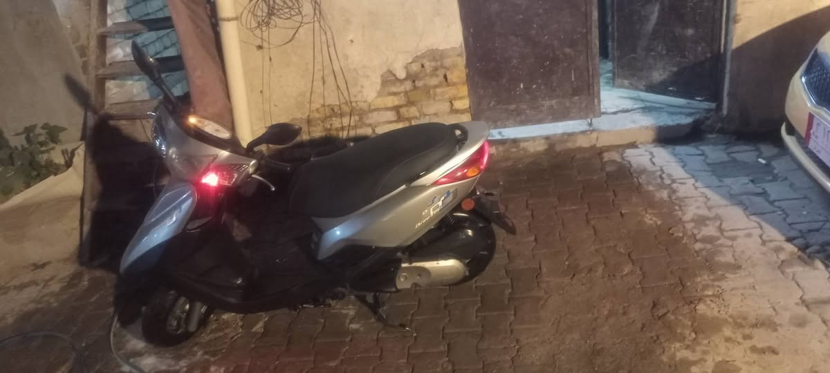 سلام عليكم دراجه اللبيع بغببغا كفاله عامه برغي ممفتوح بيه مكينه خير من الله  الرقم ***********السعر مليون او بيه مجال
