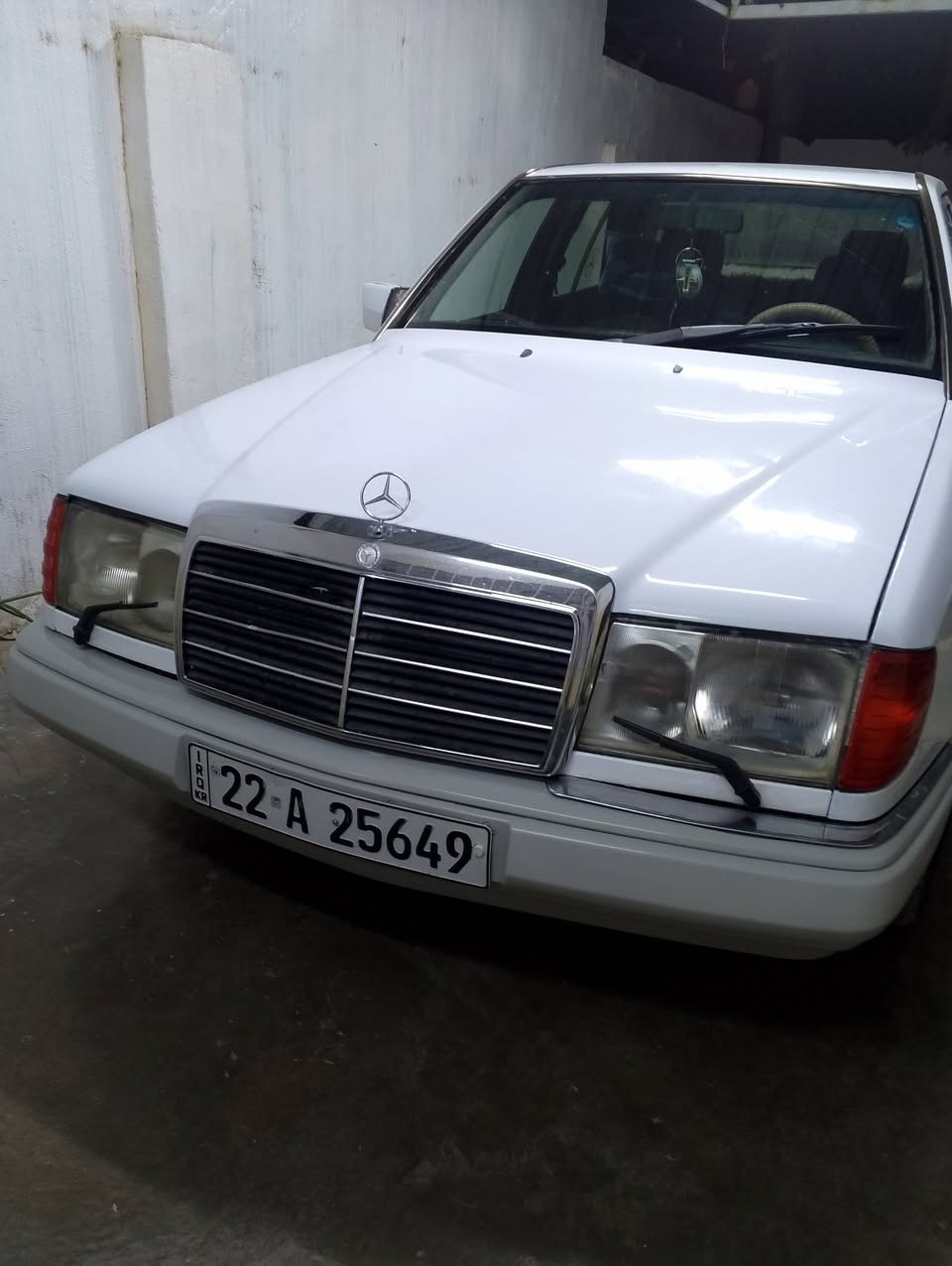 بسم الله تبارك الرحمان 
اخوي اقره التفصيل وخادم 
مارسدس دب  موديل 90 بلاد اصل وفصل 
رقم اربيل دولي سنويه جديد لحد 2031هزه وفحص جديد بشرط تحويل وكاله حاضر بسمنه
سياره بدون خياس بيه 3قطع صبغ ولباقي مكفوله تخم تايرات وياله حاويه تبريد يشتغل تدفه شغال جام كهرباء كله شغال فتحه صقف طكتين شغال ايبس شغال قفل مركزي دشبول كل شغال مكينه 3000فيفتي  بشرط سياره  خير من الله سوناره موجود ساكن كفري سعر 68وحك جيتك عليه خادم ***********قوعد بلاد
