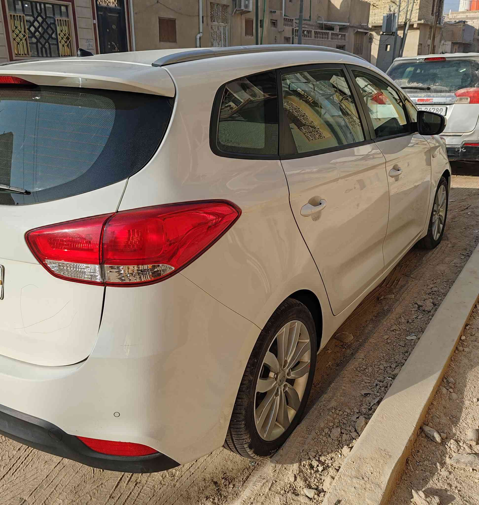 السلام عليكم كيا كارنز 7 راكب للبيع بأسمي محرك 2000 دوش مديل 16 كفاله تخم تاير جديد بطاريه جديده سنويه لغايه 2027 هزه ورقم بصره  ماشيه ٨٠ الف السعر 157 وبيها مجال للأستفسار خاص


**إذا كنت صاحب هذا الإعلان وتريد حذفه لأي سبب، رجاءا أرسل رسالة إلى الدعم الفني**