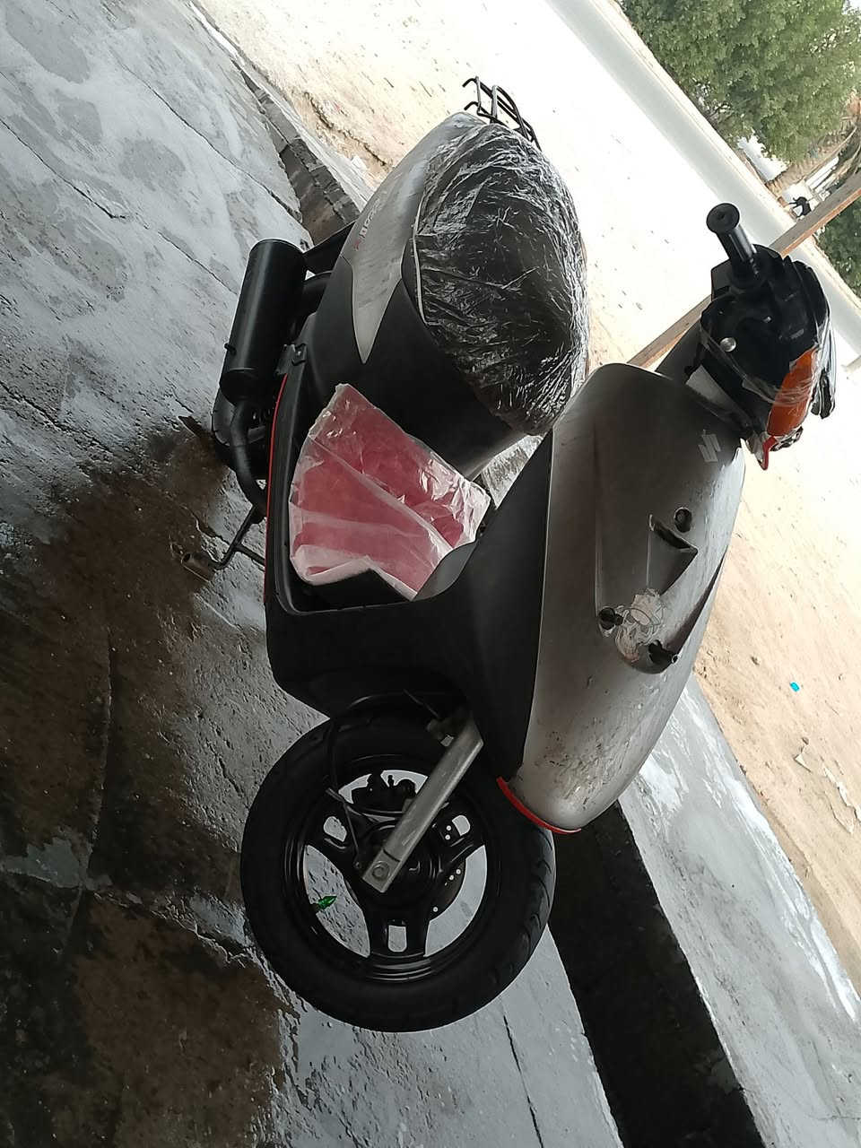 سلام عليكم دراجه زنبور لبيع مكينه مامفتوحه كهربايات كله شغله هورن مكان دراجه بصره ام قصر سعره ٣٠٠ رقم ***********
