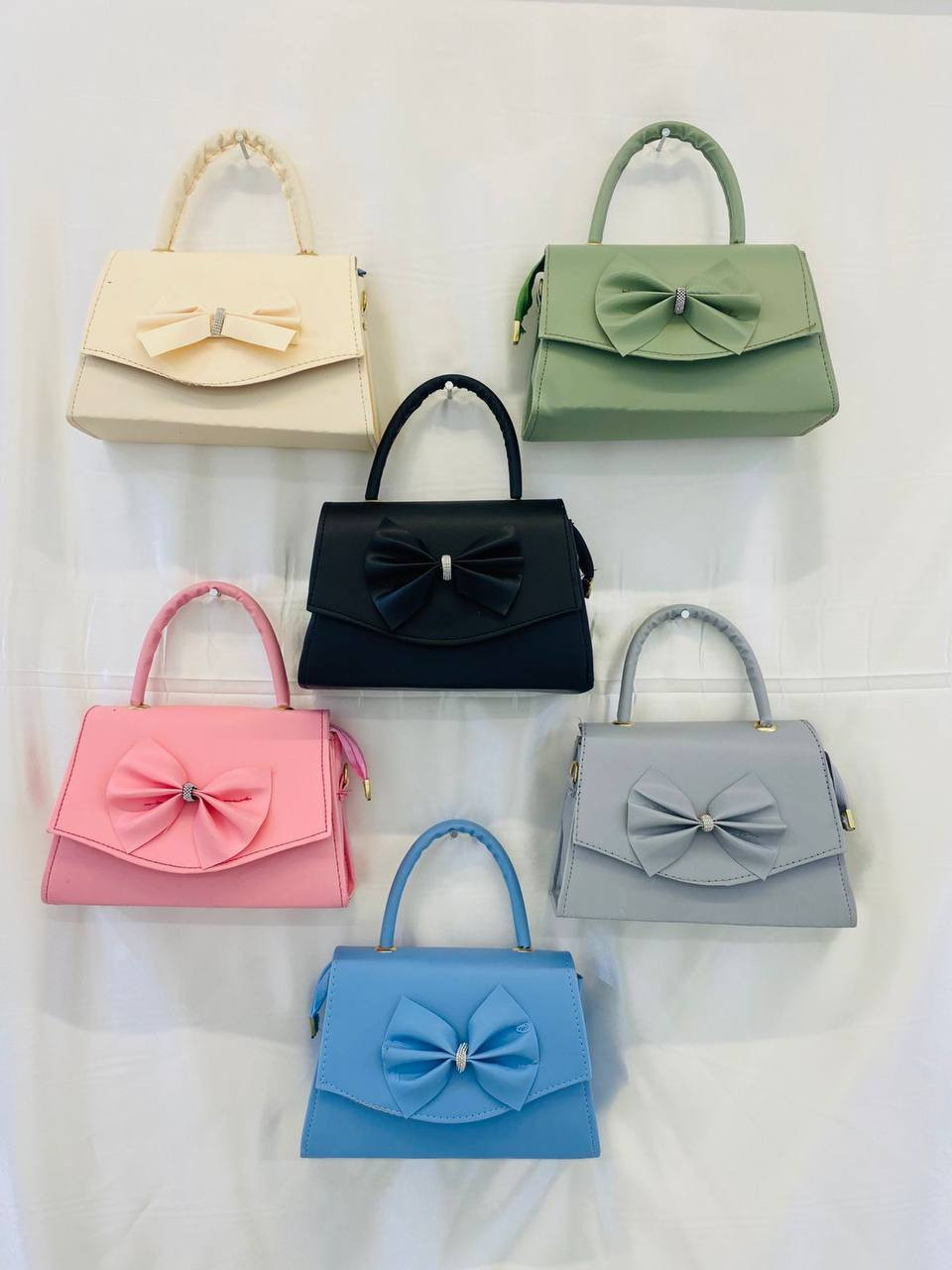 ✨🎀 عروض العيد وصلت بنات 🎀✨

حقائب نسائية ستايل وفخامة بأسعار نار 🔥لا يفوتكم عرض العيد 😍

👜 سعر القطعة فقط 5 آلاف📦 سعر الجملة يختلف حسب الحجم

✨ موديلات بناتية تخبل✨ ألوان راقية تناسب كل الطلات✨ خامة مرتبة وسعر يجنن

🚚 التوصيل متوفر لكل المحافظات 5 آلاف

📩 للحجز والاستفسار راسلونا خاص او واتساب *********** 

العيد أحلى ويا شنطتج الجديدة 💖
