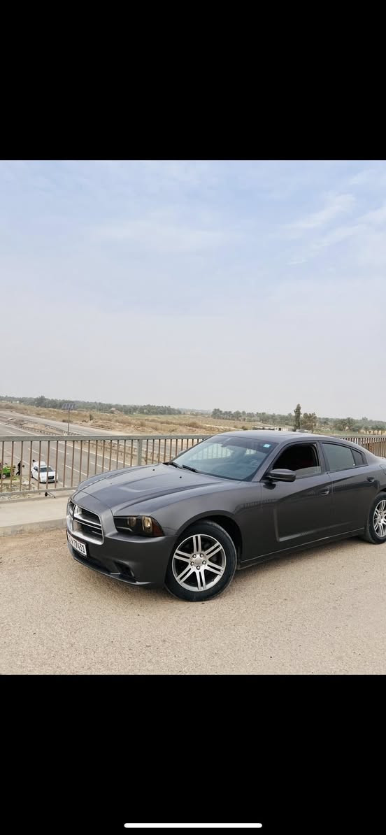 سلام عليكم  جارجر 14 كندي  فول مواصفات بيه باب الصدر صبغ والباب الوراه بيه شخط ب١٦٠ وبيه مجال  ***********
