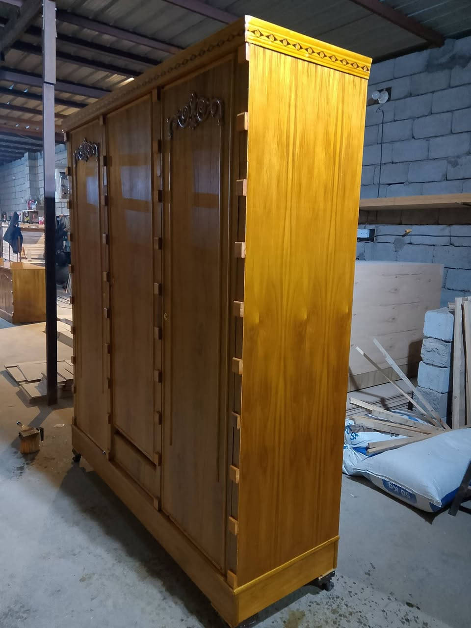 السلام عليكم ورحمة الله وبركاته 
بوفيات افراش مغتلف القياسات شغل ثقيل وشغل وسط 
وكناتير مغتلف القياسات شغل ثقيل وشغل وسط 
درجه اولئ بسعار مناسبه مع الصبغ وبدون صبغ 
توصيل مجاني لجميع المحافظات جمله فقط ان شاء الله 
مفرد ممتوفر بس داخل بعقوبه العنوان ديالئ بعقوبه بهرز 
الاسعار هيه 
بوفيه قياس مترين وسط 100 مع الصبغ بدون صبغ 85 
بوفيه قياس مترين اونص 105 مع الصبغ بدون صبغ 90
بوفيه قياس متر اونص 85 الف مع الصبغ بدون صبغ 70 
كنتور 2 باب مع الصبغ 120 الف بدون صبغ 110
كنتور 3 باب مع الصبغ 190 الف بدون صبغ 170 الف 
كنتور 4 باب 240 الف مع الصبغ بدون صبغ 215
رقم الهاتف 
***********
@إشارة
