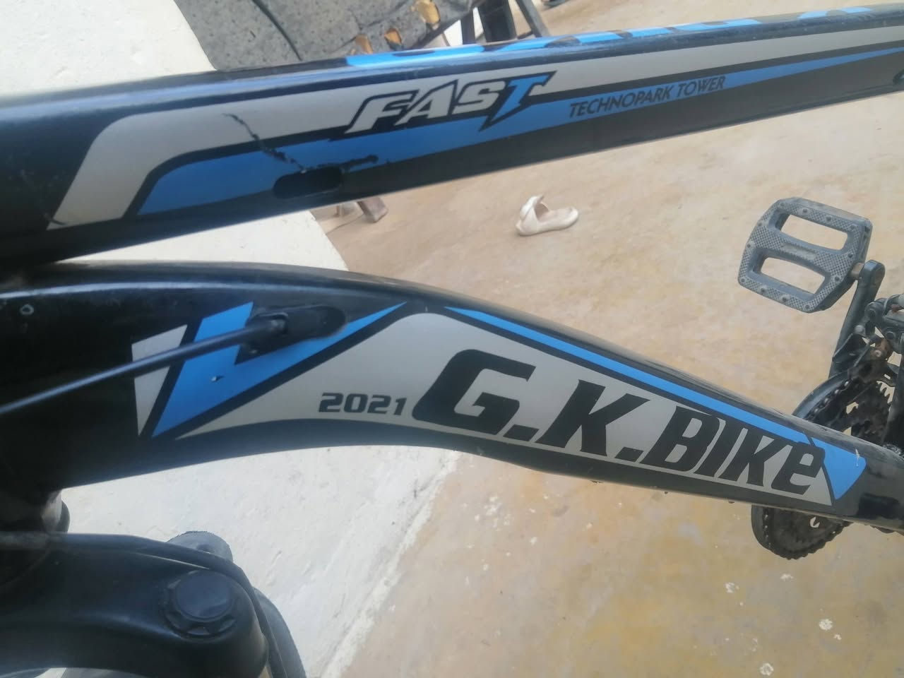 السلام عليكم

للبيع بايسكل كيمو حجم 26 جبلي ورياضي موديل2021 نضيف حيل نقص يده نمر وواير بريك خلفي وبس للبيع السعر 50 وبي مجال


**إذا كنت صاحب هذا الإعلان وتريد حذفه لأي سبب، رجاءا أرسل رسالة إلى الدعم الفني**