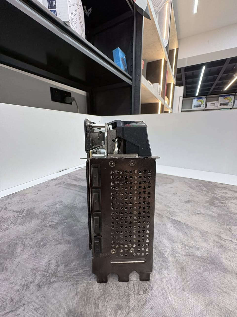 Rtx 5080 16GB PNY
جديد بدون كارتون 
الفحص موجود عندي 

السعر 2,000,000
توصيل موجود


**إذا كنت صاحب هذا الإعلان وتريد حذفه لأي سبب، رجاءا أرسل رسالة إلى الدعم الفني**