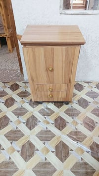 جمعه مباركه  مكينه خياطه  ميز مكينه  للبيع العنوان بغداد الحرية  ٠٧٧٥٩...