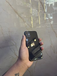 ايفون 11 عربي شرق اوسط بطاريه 93  جهاز ستعمال كلش قليل  نضافته 100/100...