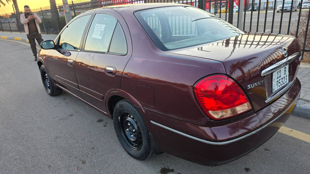 سني ياباني ٢٠٠٨ لون ماروني
السياره حلوه داخلهه نضيف ماشيه ٢٥٠ 
هزة وسنوية جديدة
مكينتهه قبغ اسود المرغوب بيهه جراد وبيهه قطعتين ودعاميات مصبوغه بالجديد
السونار ويه الصور 
مكاني حي العامل
السعر 90 وبي مجال بسيط
الرقم ***********
