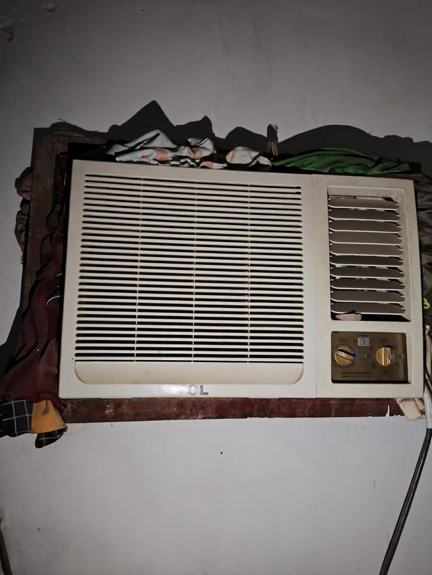 سلام عليكم شباب السبلت شغال فول بروده طنين ول مجمده جديده اجمد ول مكيف عوزه غاز وتانكي جديد الف التر ما مزروف عل فحس ول بوفيه هم جديده او عندي ديوان كامل***********
