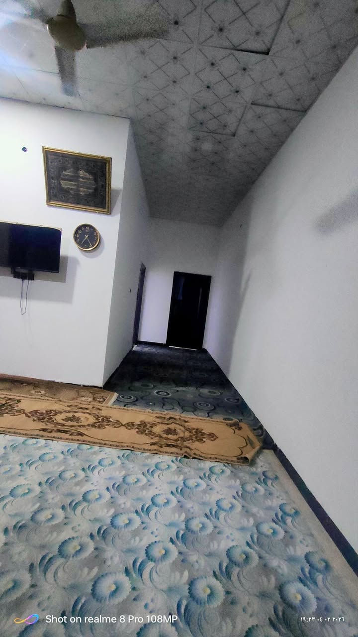 بيت للبيع المساحة 157م مسلح جديد 
منطقة 36 يقع على شارع 20 مقابل مدرسة 🏫 الفرسان 
غرفتين نوم صاله مطبخ براني صحيات داخلية وخارجية 
للاستفسار اكثر اتصال ع أرقام المكتب المعالي للعقار حي العسكري قرب النجده بالسماوة 
***********
***********
