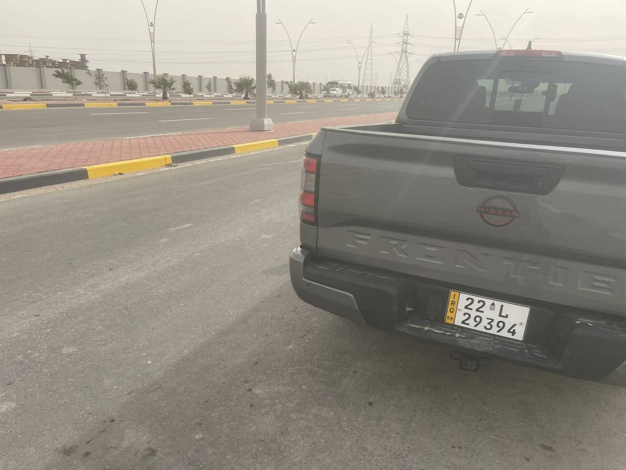 السلام عليكم...
للبيع نيسان فرونتير برو فور اكس موديل 2023   فول مواصفات ماعدا الفتحة رقم اربيل السياره بأسمي حادثها  فقط بارد بلباب البدي الخلفي  السياره كفاله عامه كلين  جديده كلش  و سبير ما نازل وتايرات الشركة بيهه  السياره دخول جديد مامستخدمه بلعراق  والسيارة بالواقع احلى من الصور السعر 285 وبيهه مجال للاستفسار ***********
