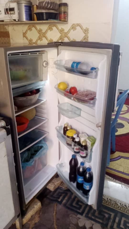 ثلاجه ع فحص نظافه فول حجم وسط بيع مستعجل نجف سعر 125بيهه مجال يالله


**إذا كنت صاحب هذا الإعلان وتريد حذفه لأي سبب، رجاءا أرسل رسالة إلى الدعم الفني**