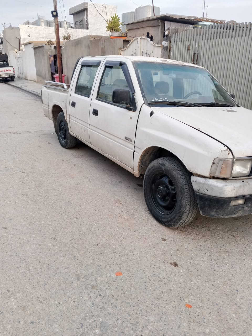 پیکاپ ئاسوزو مۆدیل  2001 بۆ فرۆشتن گێرو مەکینە بە شەرت شانسیو ئەکسل بەشەرتژ.م *********** سعر35
