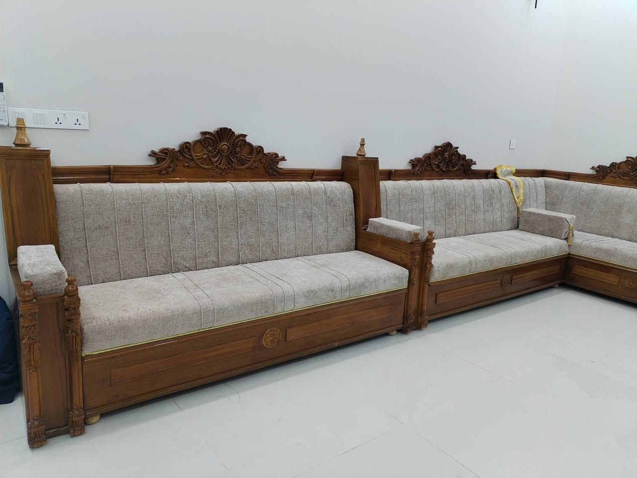 بفضل الله تعالى هذ الديوان الصاج وآلزان المصري والخشب الروسي ومن افضل انواع 🌹الاسفنج هاي اكستره ومن اجواد الاقمشة التركي ضمان 10 سنوات إلى دار الأخ الاستاذ نعيم الحاج عبدالله عبيد الجياشي الدار العامره بأهله ان شاء الله تلفون 🌹*********** واتساب🌹 العنوان الديوانية الحمزه الشرقي شارع 🌹ال مرسول مجاور مشروع الماء نعمل كافة الموديلات الصاج وآلزان الروماني المصري والمودرين @إشارة
