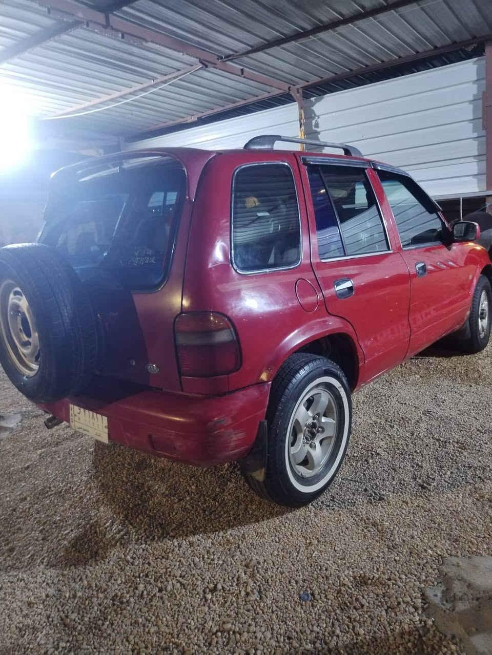 كيا سبورتج اوتوماتيك موديل 2001 رقم بغداد وصاحبها ب هيت ويحول...سنويتها منتهية 
محرك وكير تمام... تدفئه وتبريد شغالات وكهربائيات شغاله...
السياره موصلة 33 $ رايدها ب35.. عندك زايد فوك ال33 اتصل
***********
